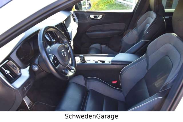 Volvo  T8 R Design Plug-In Hybrid AWD Panorama